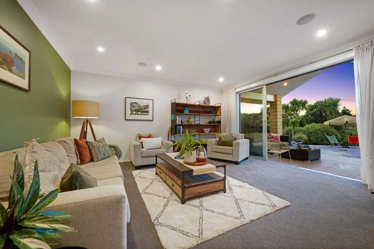 21 Carter Road Oratia_17