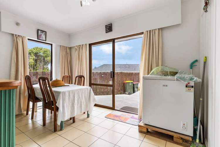 1/12 Diorella Drive Clover Park_17