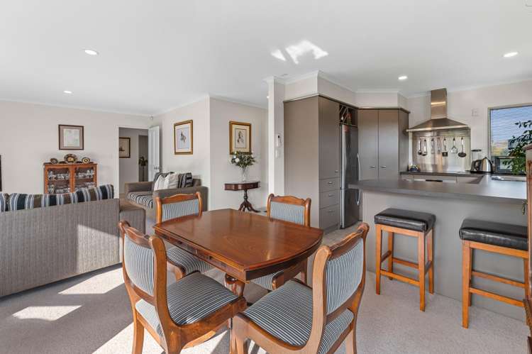 16a Basley Road Owhata_7