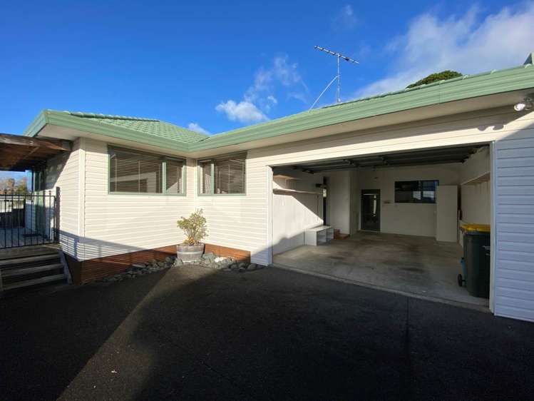 37 Pohutukawa Avenue Red Beach_13