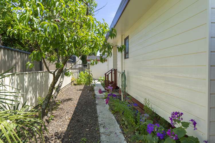 7 Brydon Way The Wood_14