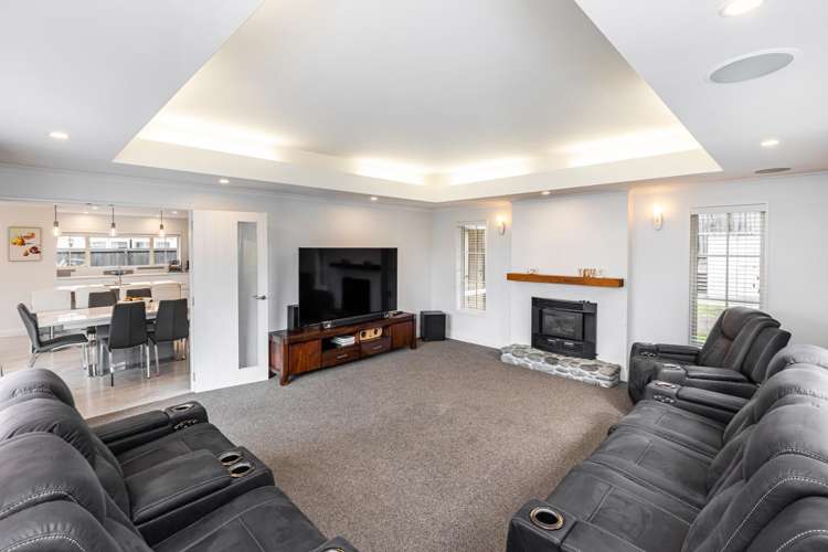 9 Strathmore Gardens Burwood_15