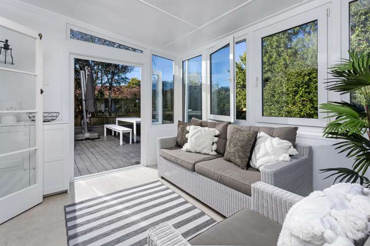 313 Royal Road Massey_8