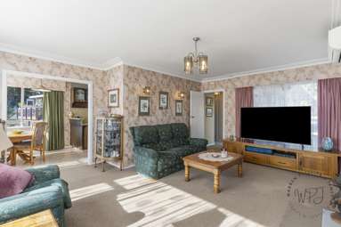 84 Lawrence Crescent_3