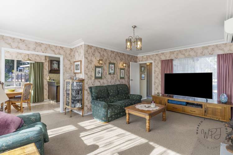 84 Lawrence Crescent_3