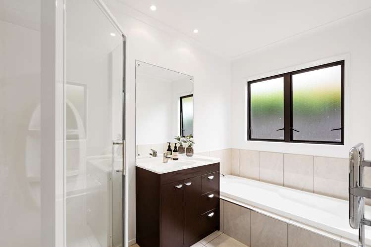 2 Harrison Court Clive_13