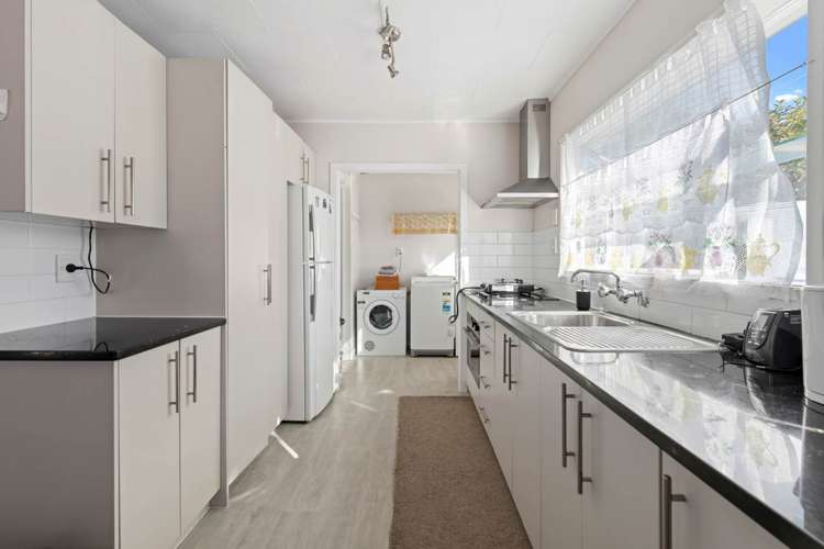 78 Burundi Avenue Clendon Park_5