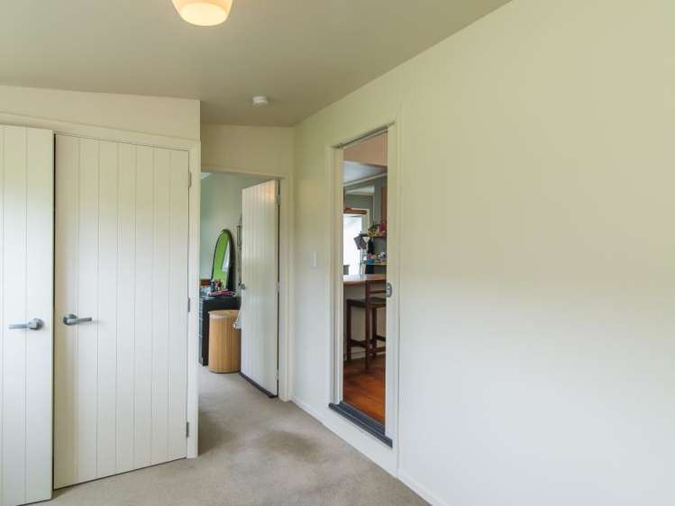 2/37 The Esplanade Raumati South_13