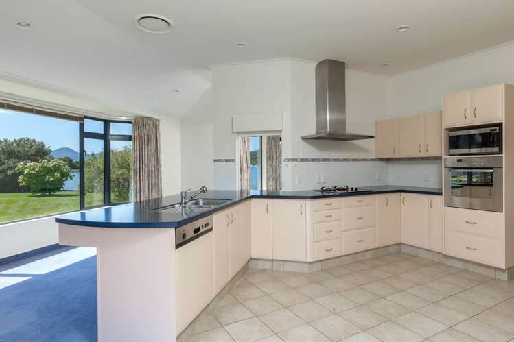 291a Waikawa Road Waikawa_7