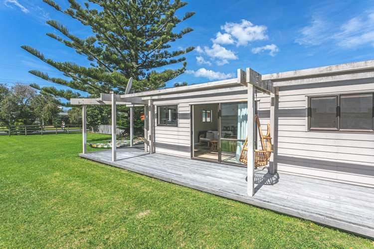 8 Dawn Avenue Hahei_4