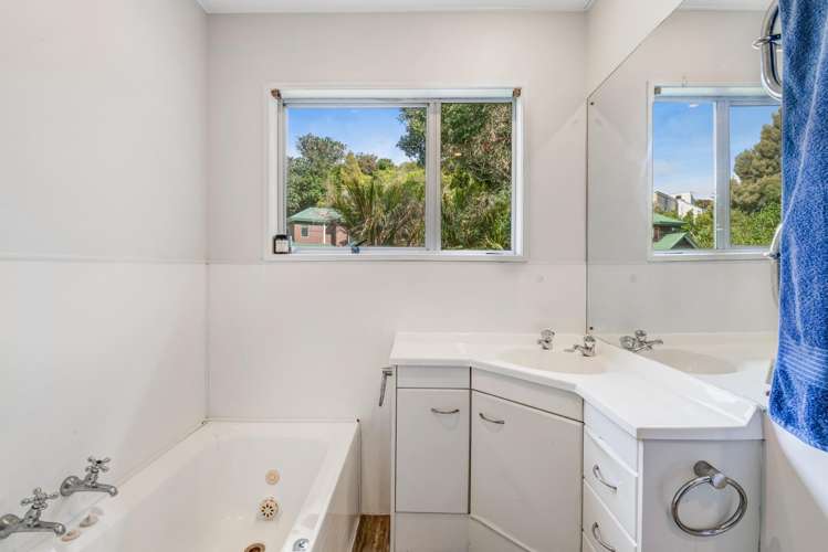 806A Beach Road Browns Bay_30