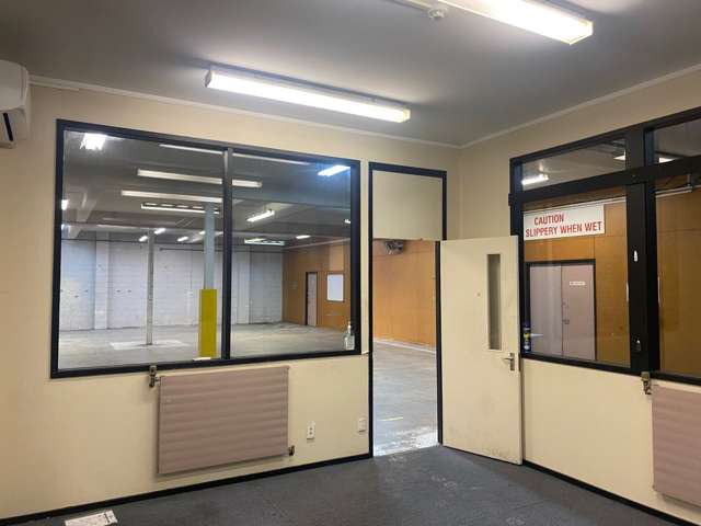 Ground/20 Kingsford Smith Street Rongotai_3