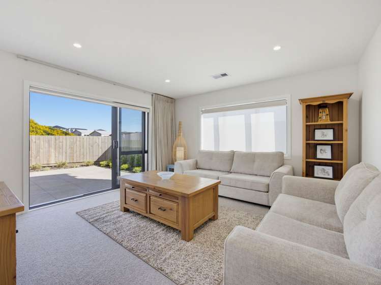 33 Farnworth Tce Churton Park_4