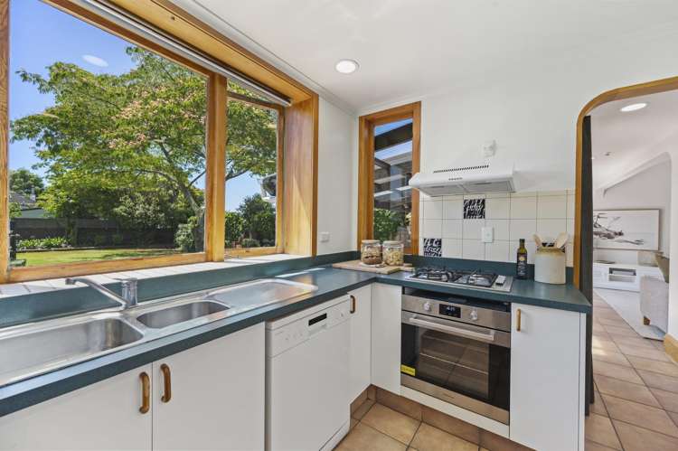 703 Queen Street West St Leonards_12