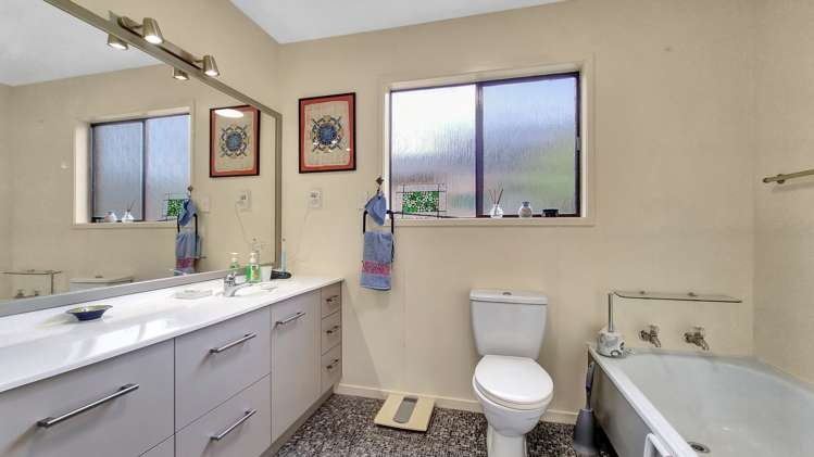10 Iles Road Lynmore_8