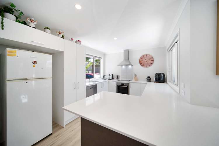 9b Cross Street Drury_4