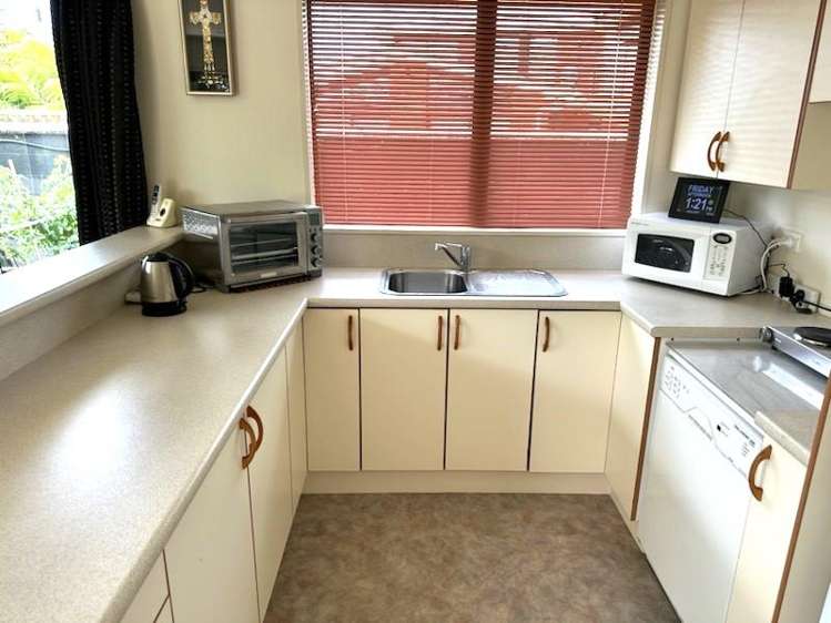 26a Crofton Road Harewood_17