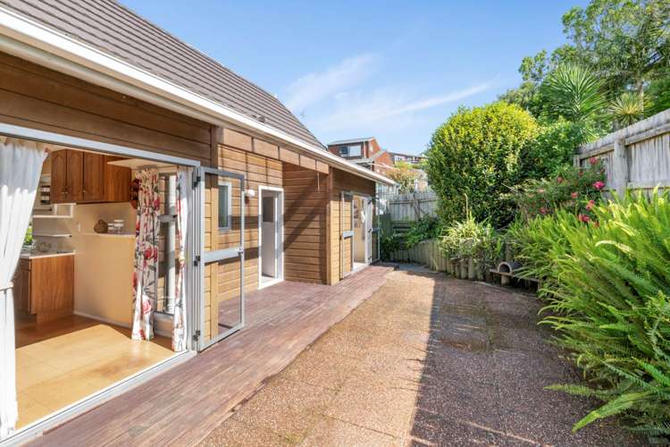 43a Beach Road Stanmore Bay_21