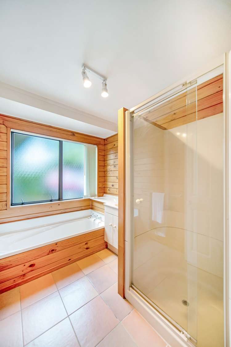 2/47 Headcorn Place Botany Downs_11