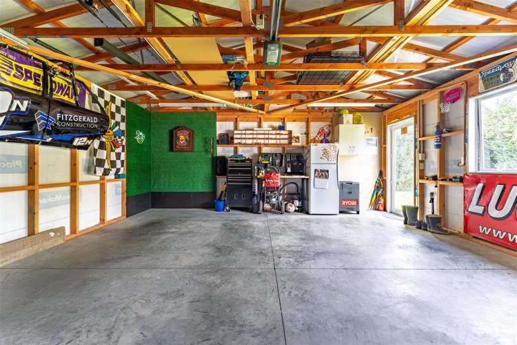 17 Maitland Avenue Stoke_27