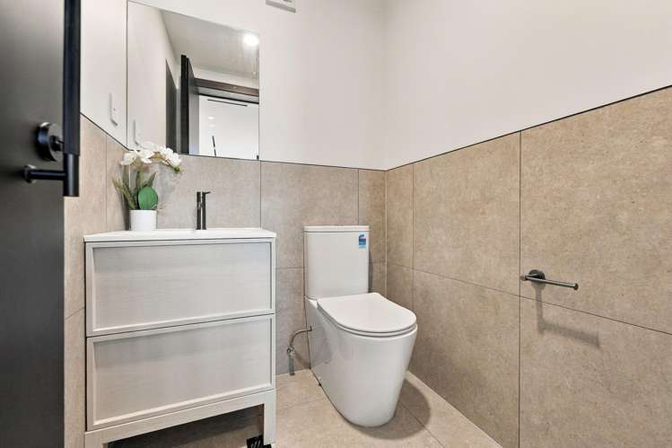 2A Rangitoto Terrace Milford_11