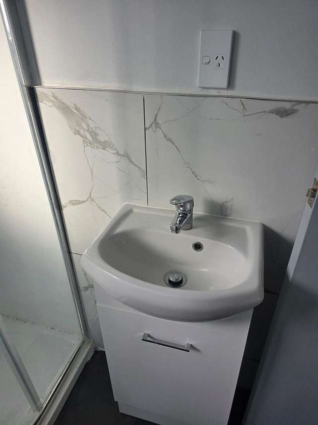 1/9 Slim Place Clendon Park_4