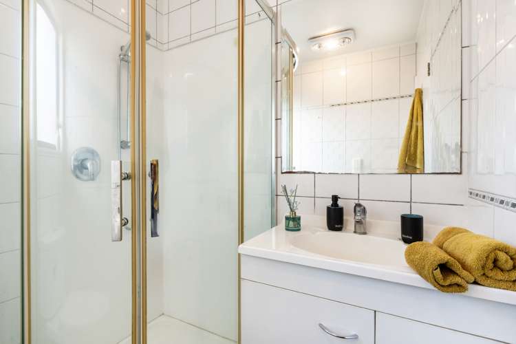 2/16 Caribbean Drive Unsworth Heights_10