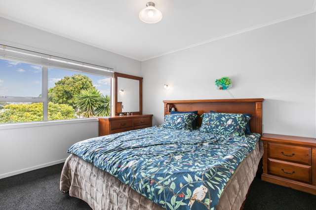 2/50 Taharoto Road Takapuna_4