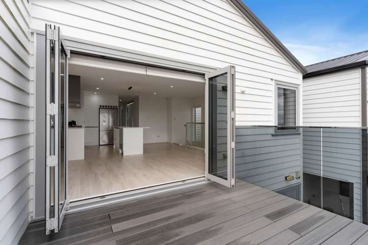 82 Joseph Street Flat Bush_10