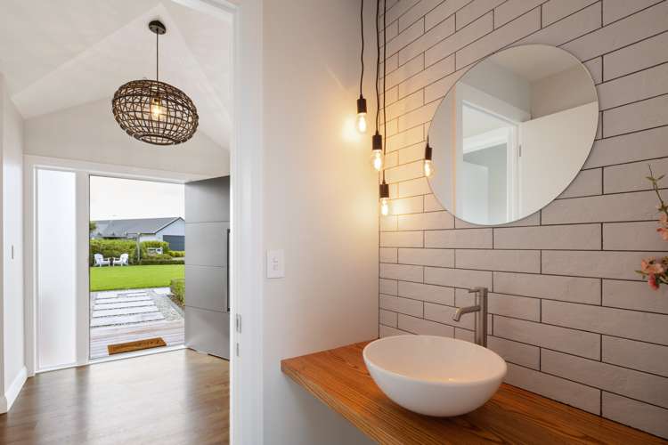 25 Alan Livingston Drive Cambridge_31