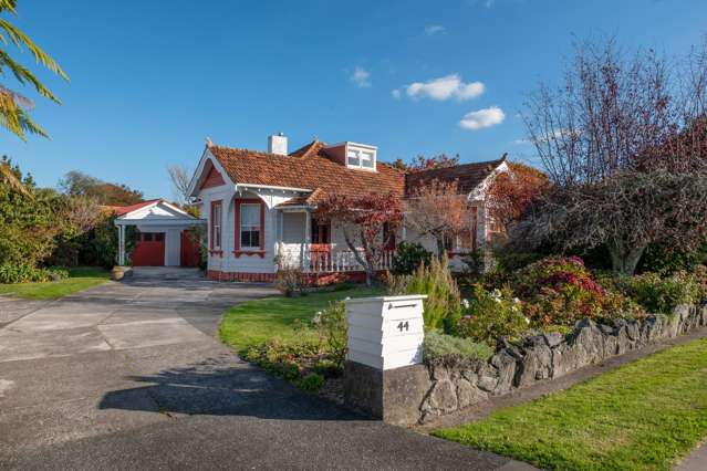 Character-Filled Classic on a 1080m² Section