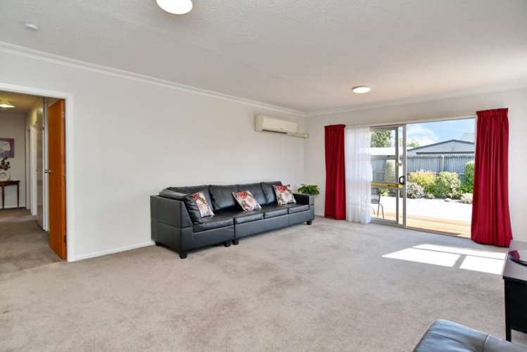 2/11 Tuckers Road Redwood_4