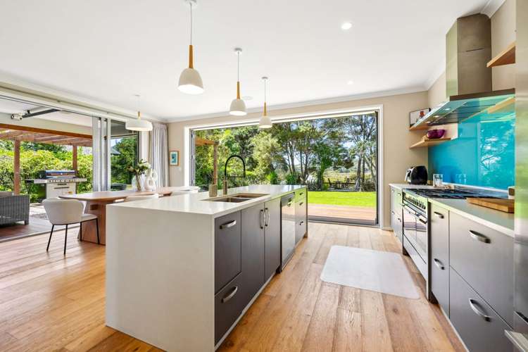 27 Kingfisher Grove Greenhithe_12