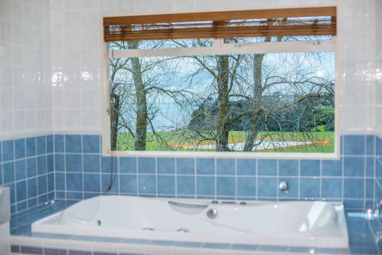 7 Villa Court Eastern Beach_24