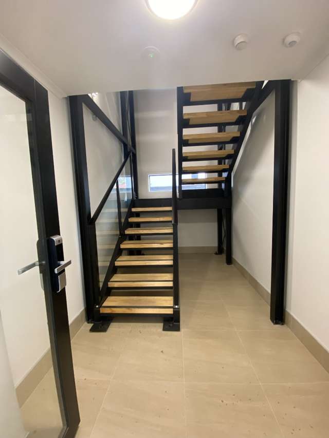 6/20 Tisdall Street Hamilton Central_2