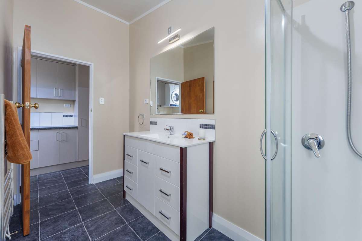 435 College Street_3