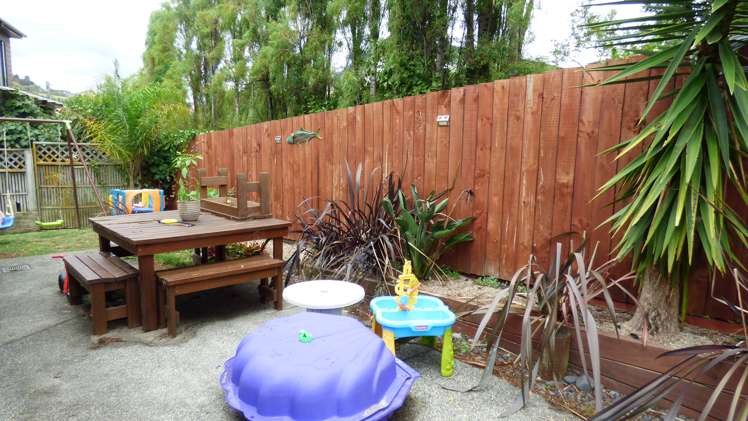 124b Brian Crescent Stanmore Bay_11