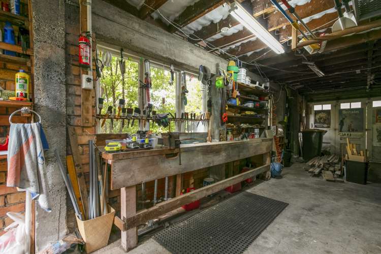 32 Woodward Avenue Mangere Bridge_16