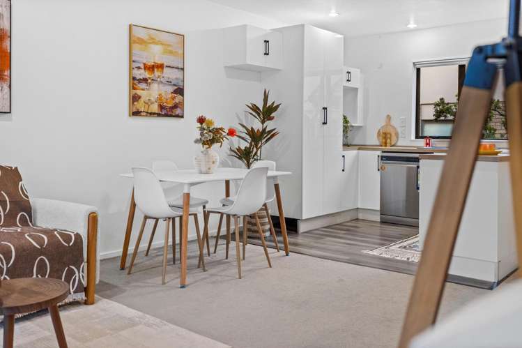 17/1 Melview Place New Lynn_4
