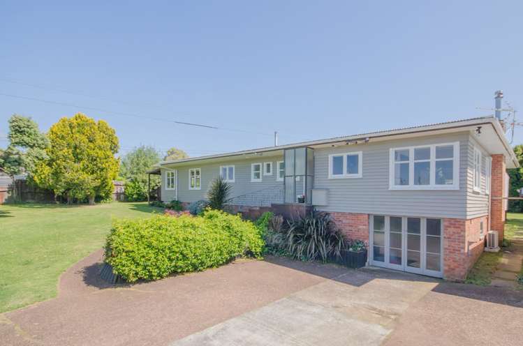 1 Helga Crescent Te Atatu Peninsula_2