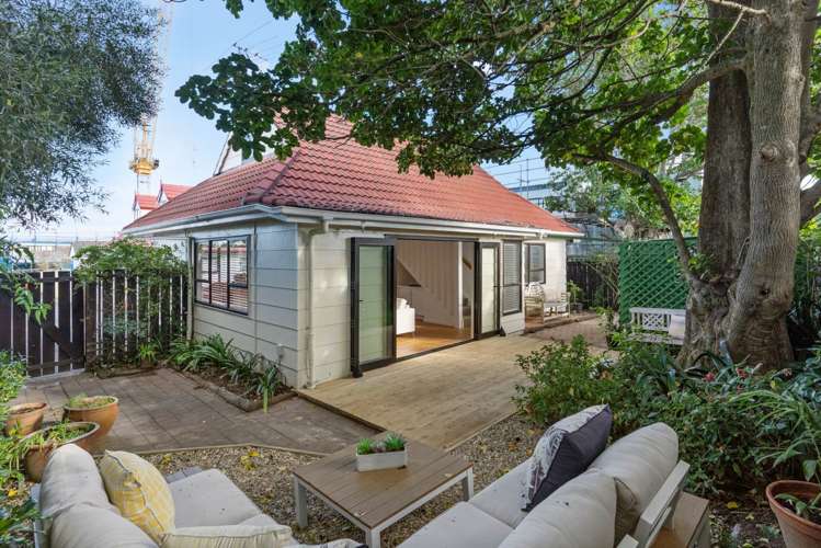 2/30 Ngataringa Road Devonport_0