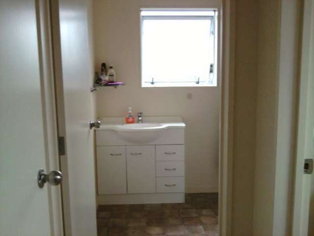 2/100 Parkers Road Tahunanui_3