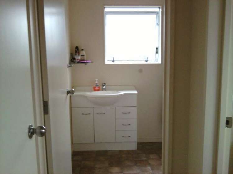 2/100 Parkers Road Tahunanui_3