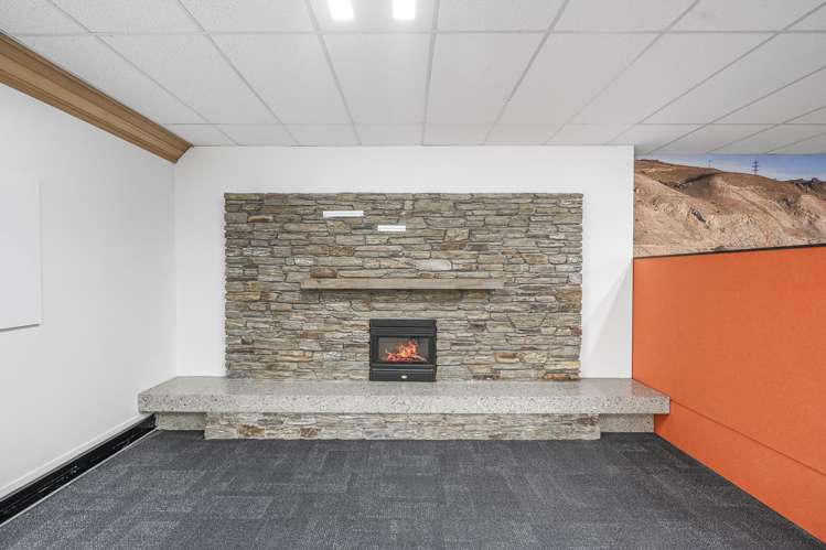 21 The Mall Cromwell_9