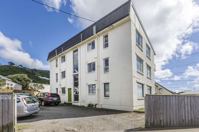 3/102 Lyall Parade Lyall Bay_3