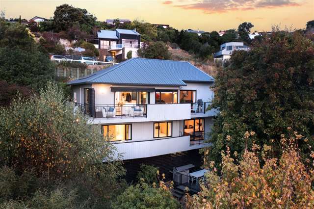 Your Own Treetop Retreat!