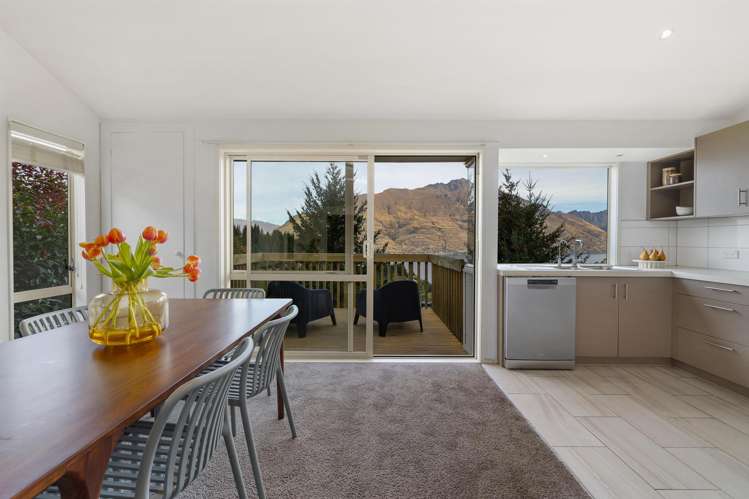 2a Bird Place Fernhill/Sunshine Bay_9