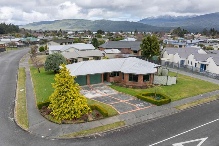 25 Govan Drive Te Anau_17