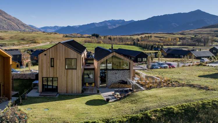 18 Falconer Rise Jacks Point_19