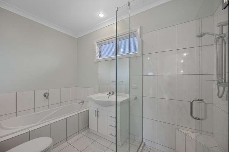 34 Lowry Place Frimley_7